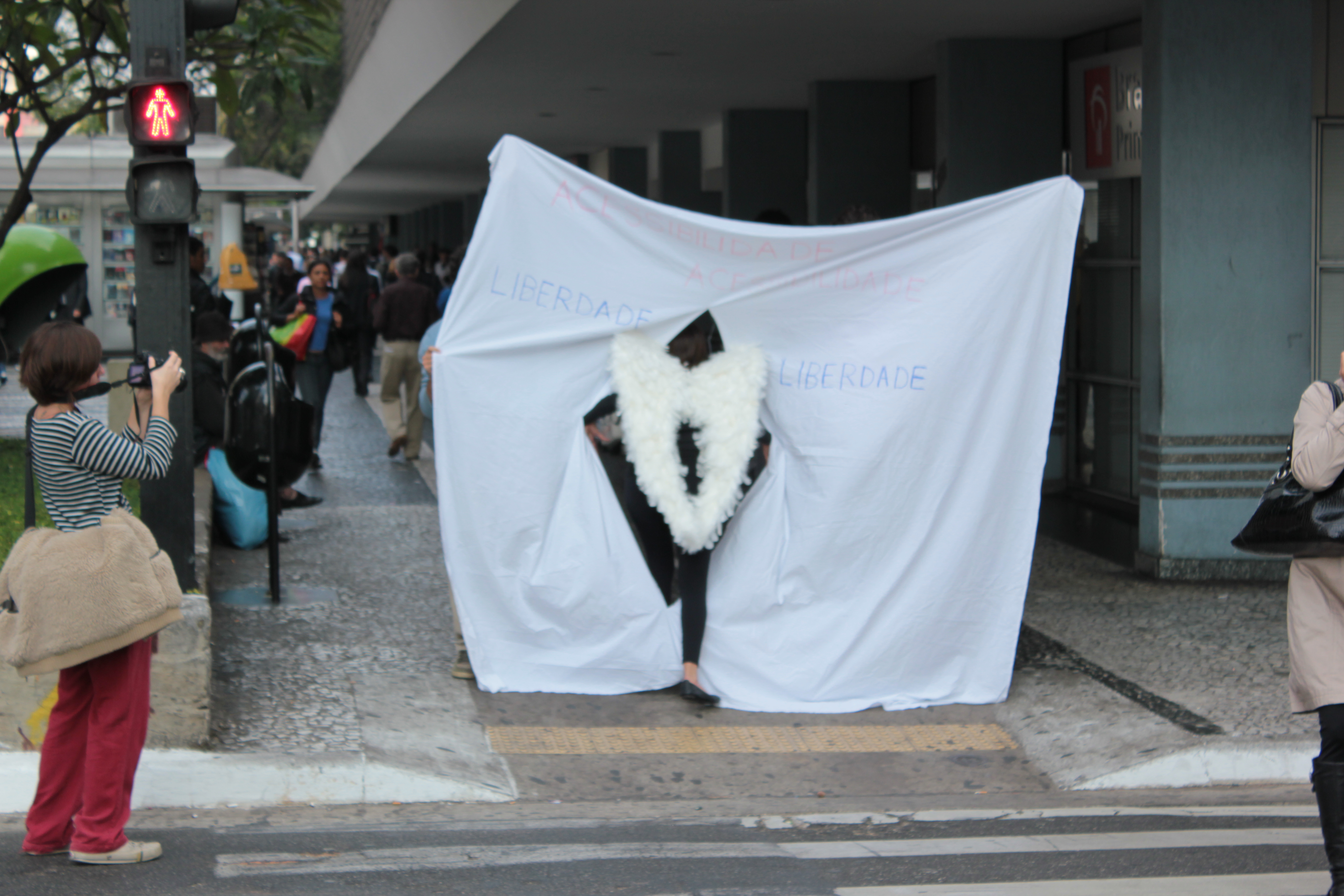 Gersony: Passagem Permitida - 2012 - Intervenção Av. Paulista