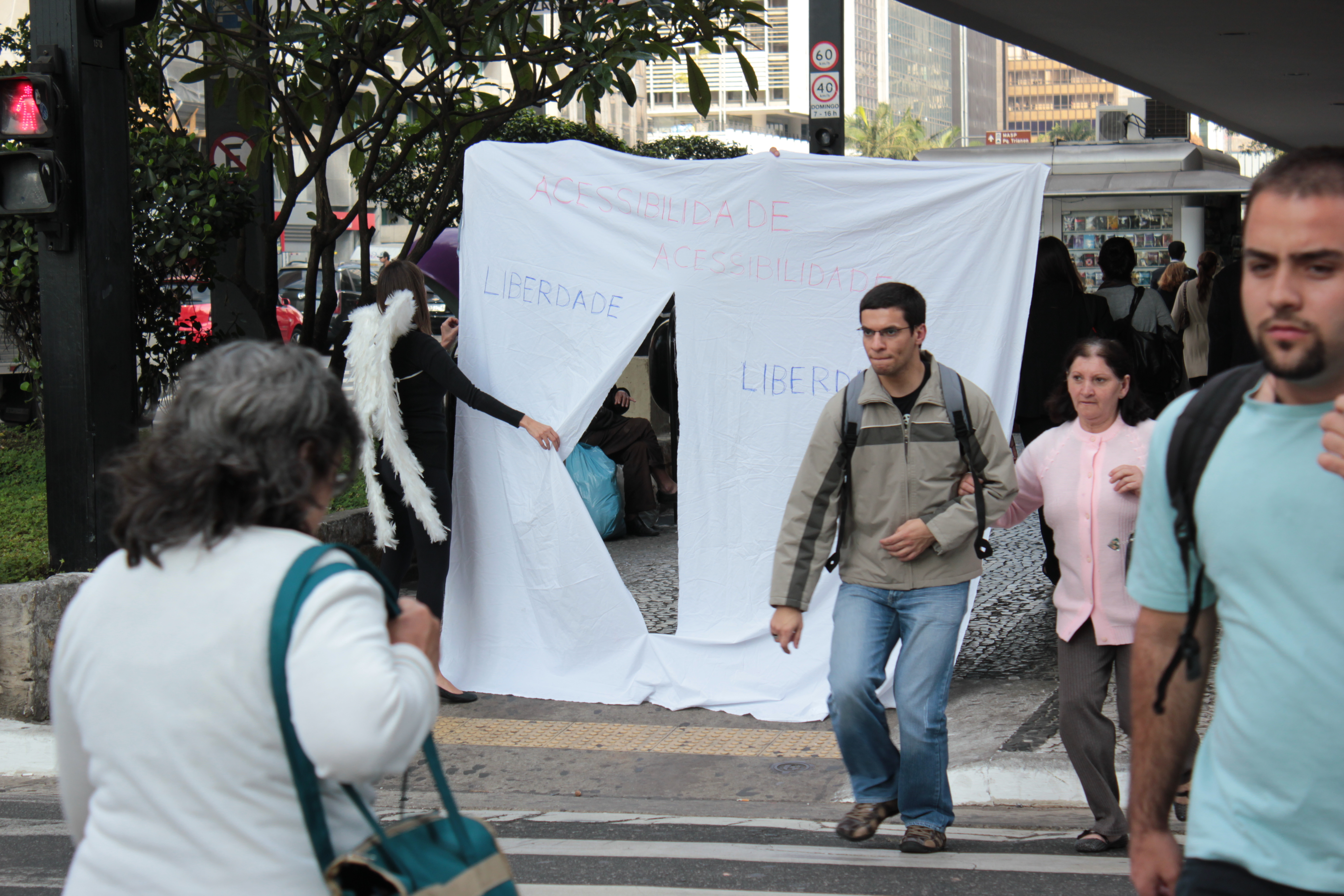 Gersony: Passagem Permitida - 2012 - Intervenção Av. Paulista